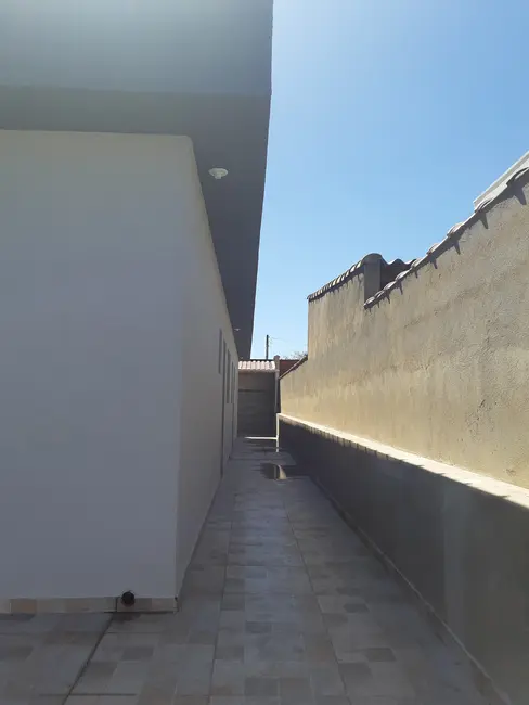 Foto 2 de Casa com 2 quartos à venda, 60m2 em Itanhaem - SP