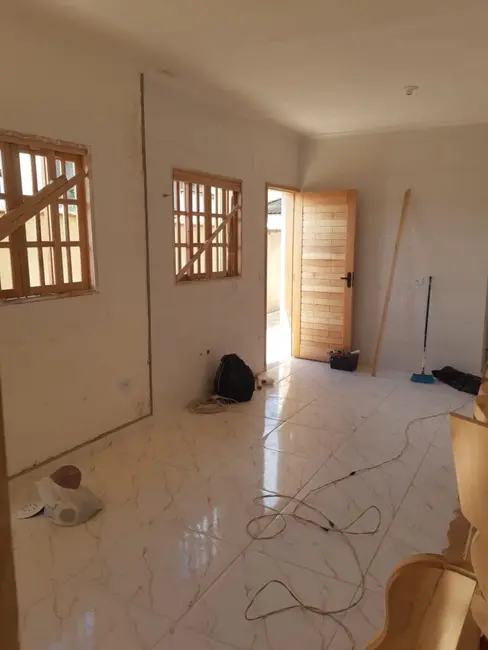 Foto 2 de Casa com 2 quartos à venda, 70m2 em Itanhaem - SP