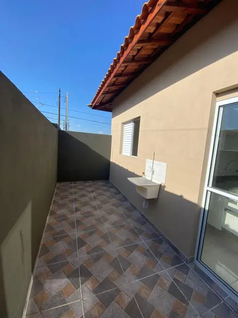 Foto 1 de Casa de Condomínio com 2 quartos à venda, 42m2 em Itanhaem - SP