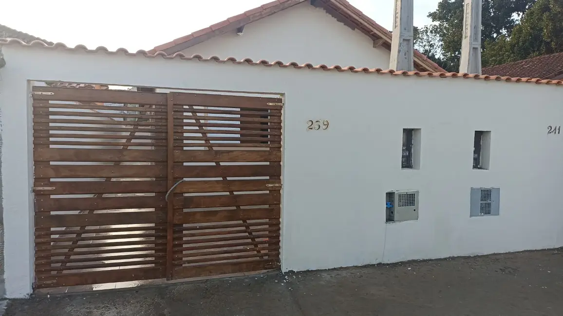 Foto 1 de Casa com 2 quartos à venda, 61m2 em Itanhaem - SP