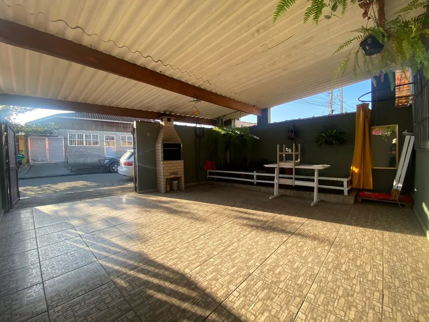 Foto 2 de Casa com 2 quartos à venda, 64m2 em Itanhaem - SP