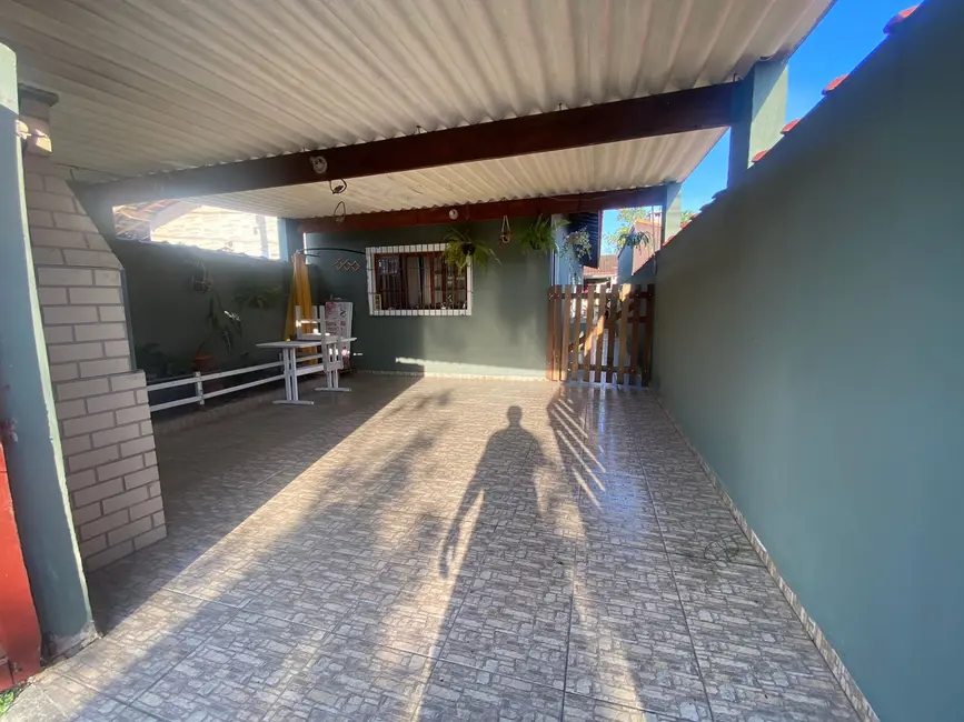 Foto 1 de Casa com 2 quartos à venda, 64m2 em Itanhaem - SP