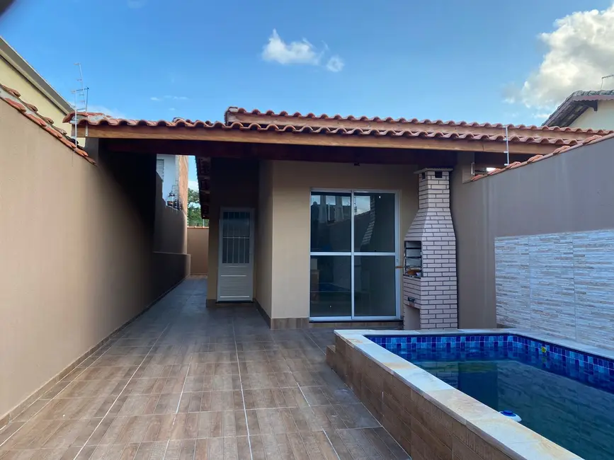 Foto 1 de Casa com 2 quartos à venda, 71m2 em Itanhaem - SP