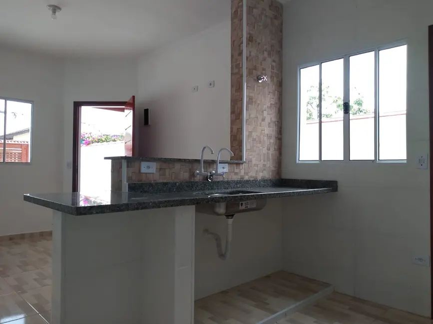 Foto 6 de Casa com 2 quartos à venda, 64m2 em Itanhaem - SP