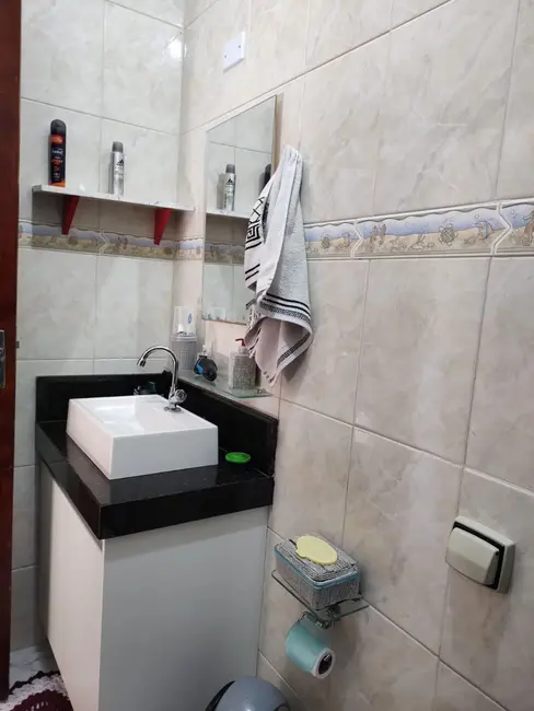 Foto 8 de Casa com 2 quartos à venda, 66m2 em Itanhaem - SP