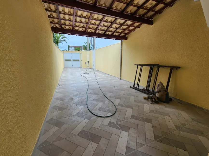 Foto 9 de Casa com 2 quartos à venda, 66m2 em Itanhaem - SP