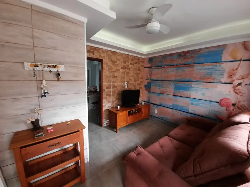 Foto 7 de Casa com 2 quartos à venda, 79m2 em Itanhaem - SP