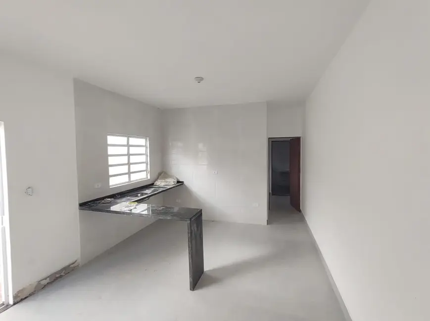 Foto 2 de Casa com 2 quartos à venda, 65m2 em Itanhaem - SP