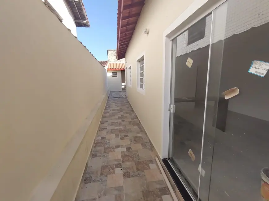 Foto 5 de Casa com 2 quartos à venda, 65m2 em Itanhaem - SP
