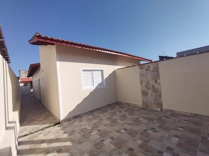 Foto 1 de Casa com 2 quartos à venda, 65m2 em Itanhaem - SP