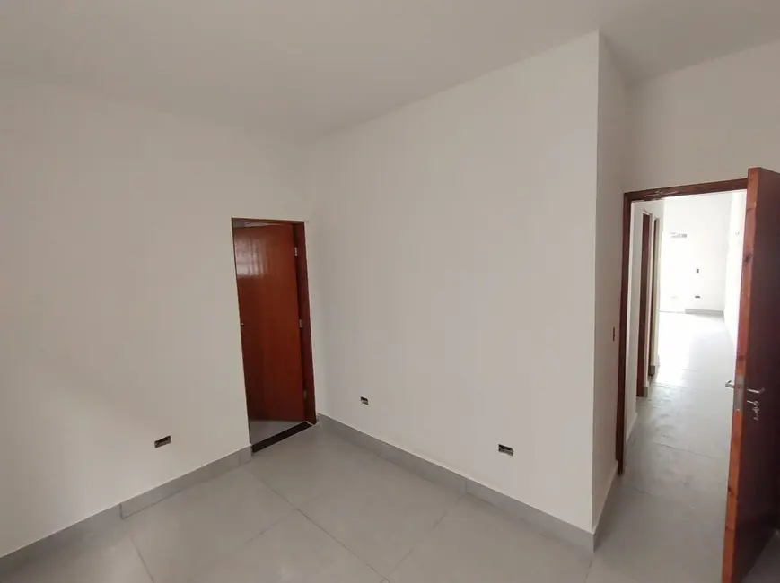 Foto 2 de Casa com 2 quartos à venda, 67m2 em Itanhaem - SP