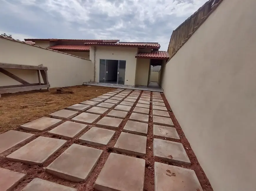 Foto 1 de Casa com 2 quartos à venda, 67m2 em Itanhaem - SP