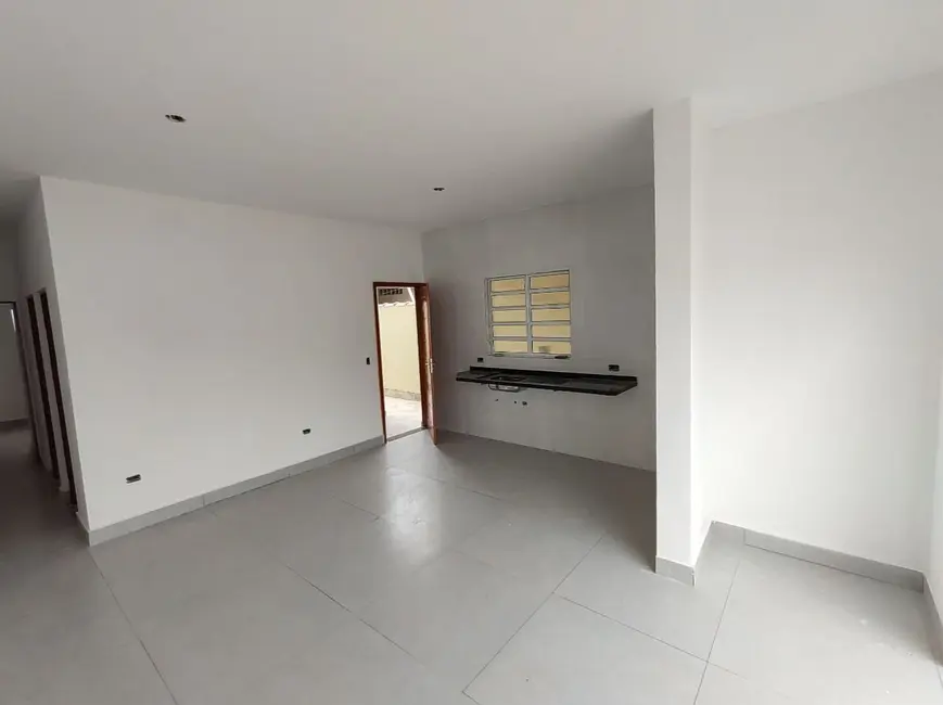 Foto 8 de Casa com 2 quartos à venda, 67m2 em Itanhaem - SP