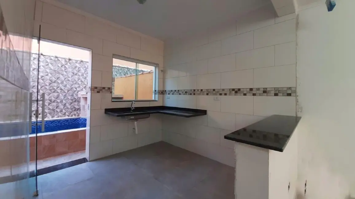 Casa de Condomínio com 2 quartos à venda, 63m2 em Itanhaem - SP - imagem 4 Foto 4 de Casa de Condomínio com 2 quartos à venda, 63m2 em Itanhaem - SP
