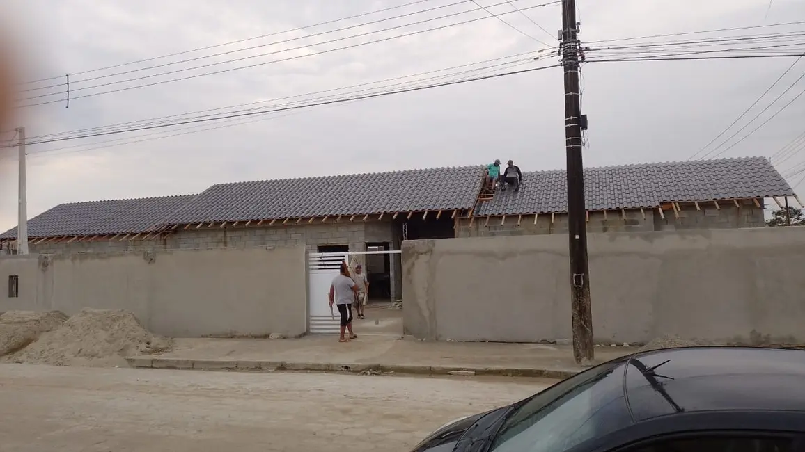 Foto 1 de Casa com 2 quartos à venda, 54m2 em Itanhaem - SP