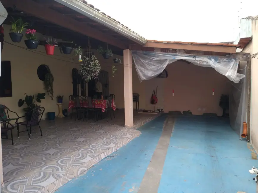 Foto 1 de Casa com 2 quartos à venda, 78m2 em Itanhaem - SP