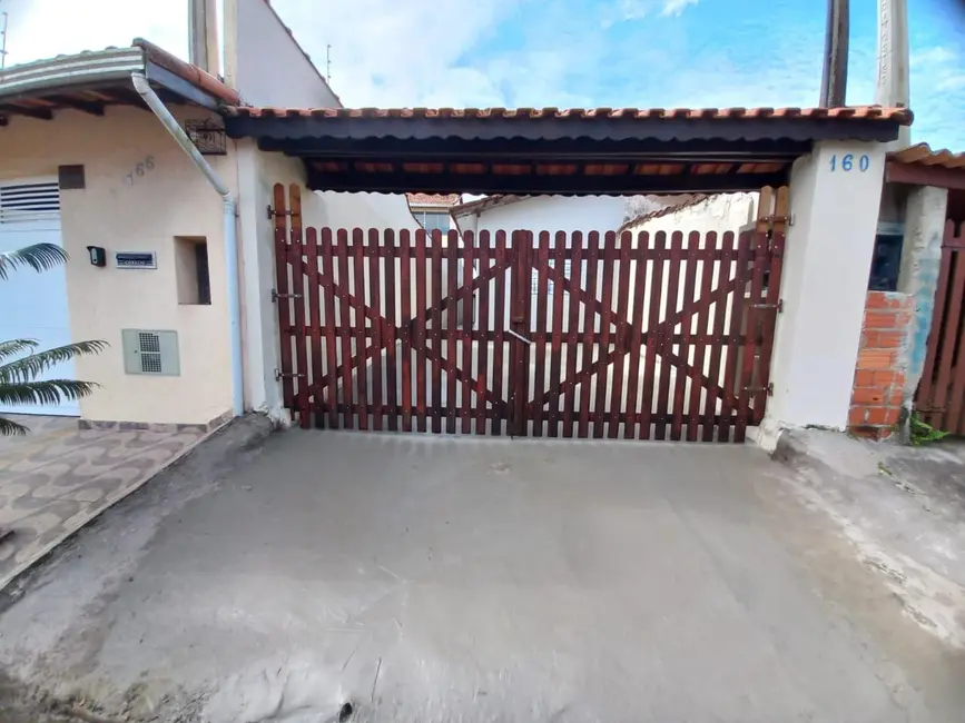 Foto 1 de Casa com 2 quartos à venda, 52m2 em Itanhaem - SP