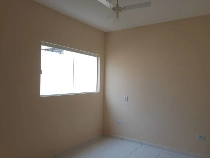 Foto 8 de Casa com 2 quartos à venda, 77m2 em Peruibe - SP