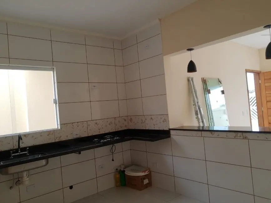 Foto 2 de Casa com 2 quartos à venda, 77m2 em Peruibe - SP