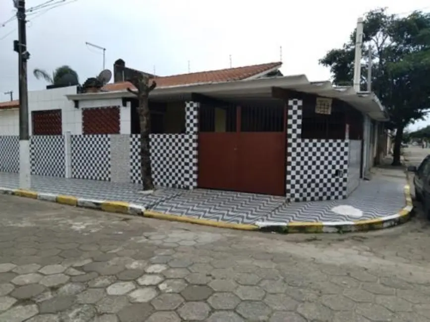 Foto 1 de Casa com 2 quartos à venda, 55m2 em Itanhaem - SP