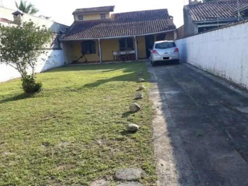 Foto 1 de Casa com 1 quarto à venda, 72m2 em Itanhaem - SP