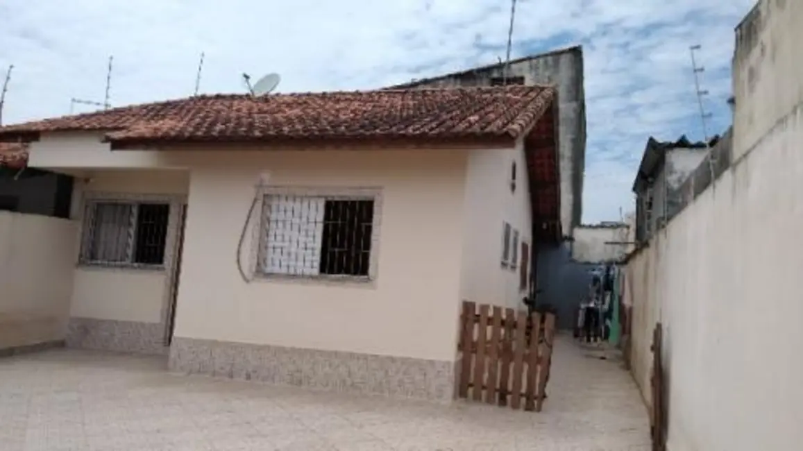 Foto 1 de Casa com 2 quartos à venda, 55m2 em Itanhaem - SP