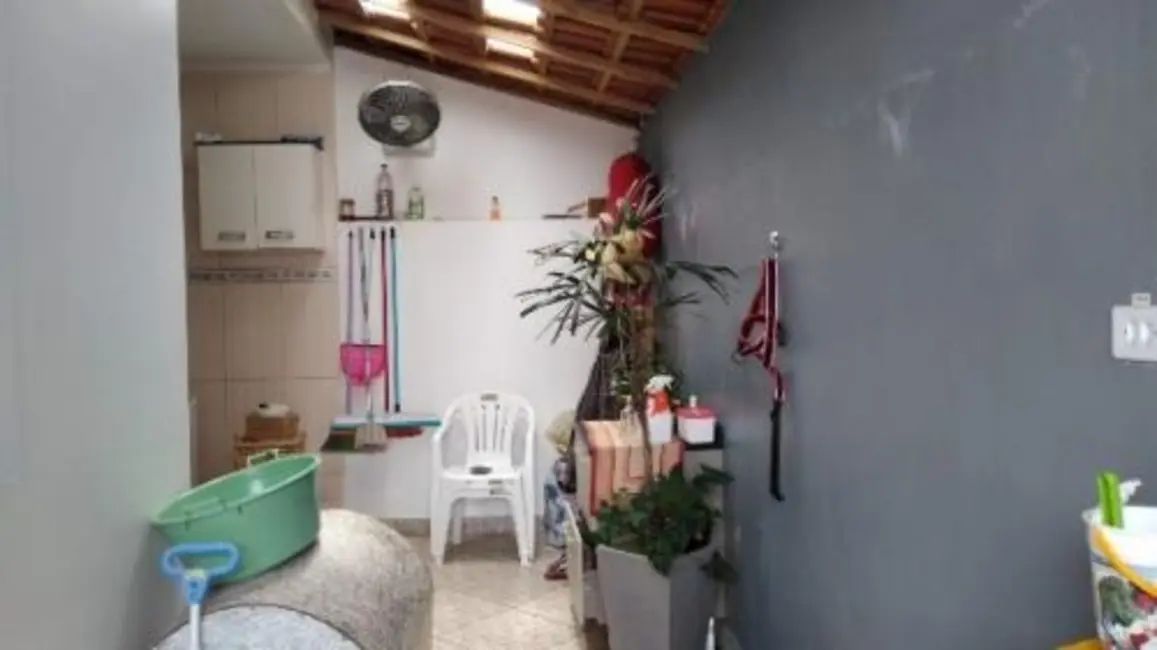 Foto 9 de Casa com 2 quartos à venda, 55m2 em Itanhaem - SP