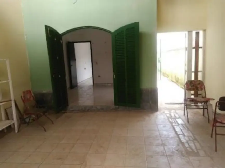 Foto 4 de Casa com 2 quartos à venda, 65m2 em Mongagua - SP