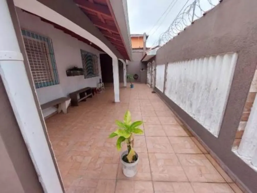 Foto 1 de Casa com 2 quartos à venda, 60m2 em Itanhaem - SP