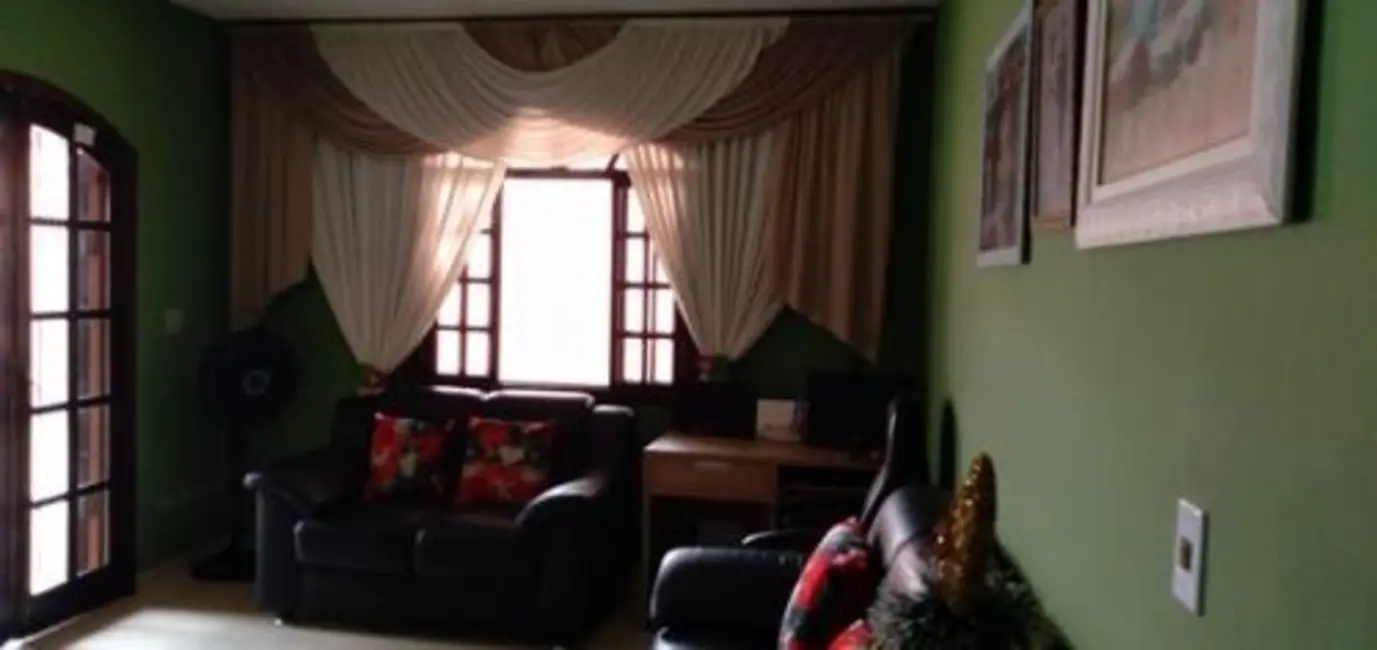 Foto 2 de Casa com 2 quartos à venda, 145m2 em Itanhaem - SP