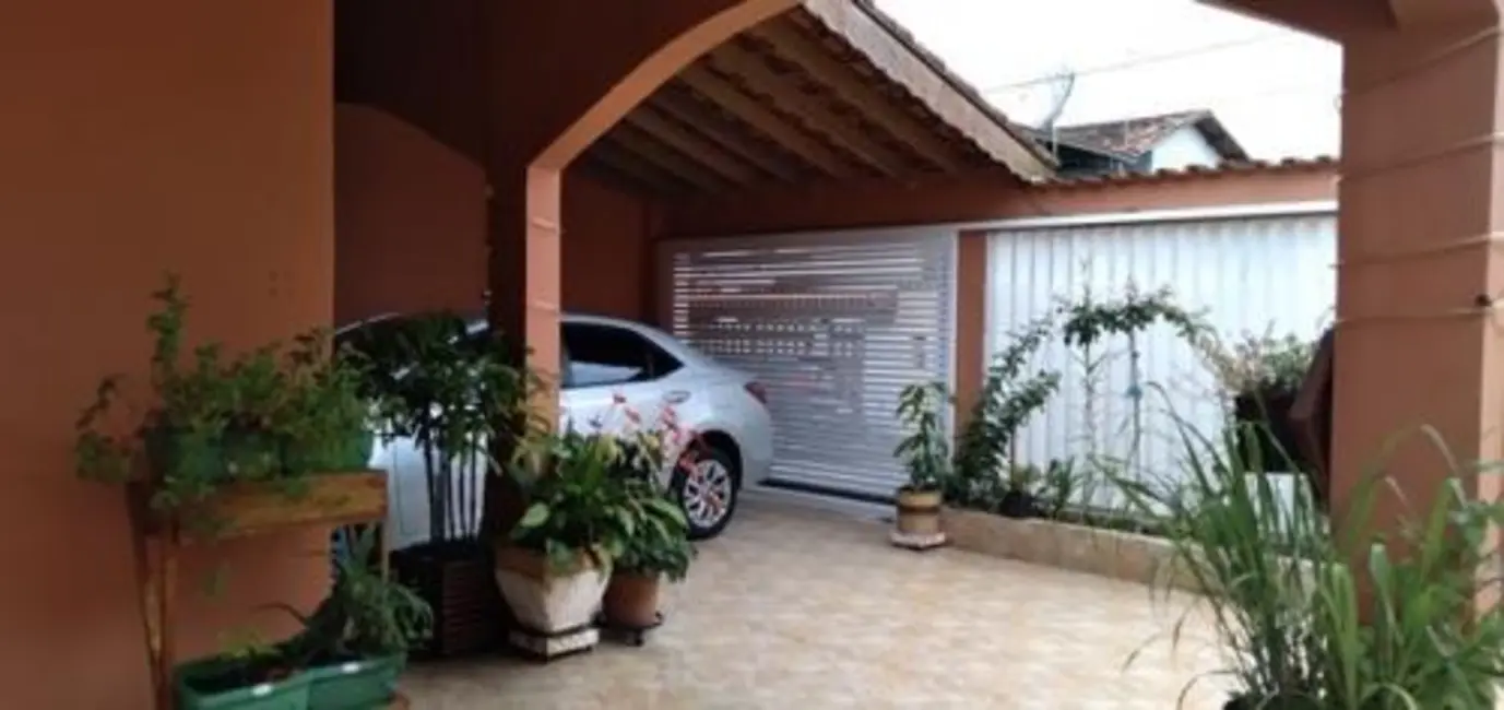 Foto 1 de Casa com 2 quartos à venda, 145m2 em Itanhaem - SP