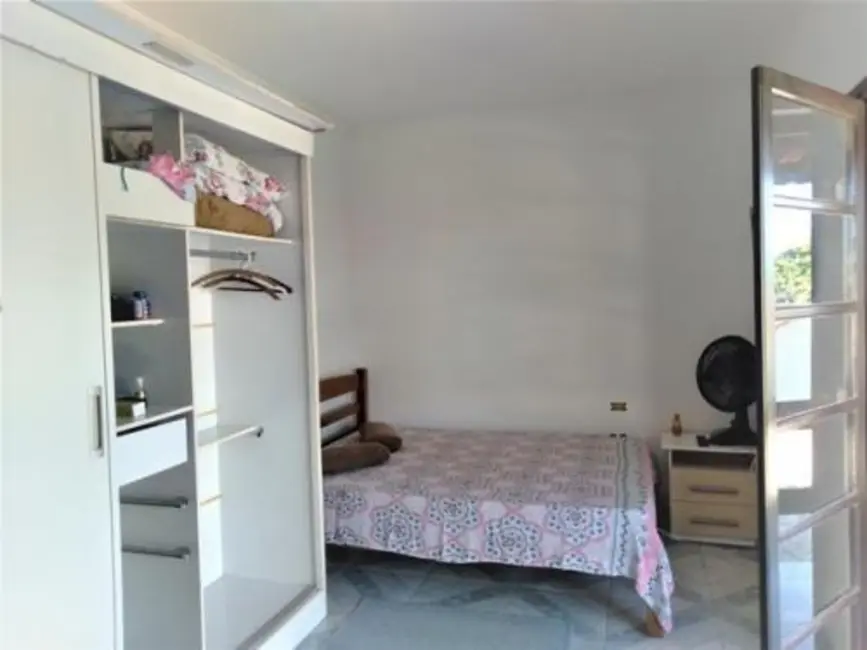 Foto 4 de Casa com 1 quarto à venda, 130m2 em Itanhaem - SP