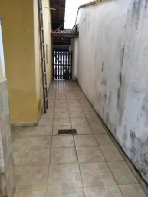 Foto 4 de Casa com 2 quartos à venda, 69m2 em Itanhaem - SP