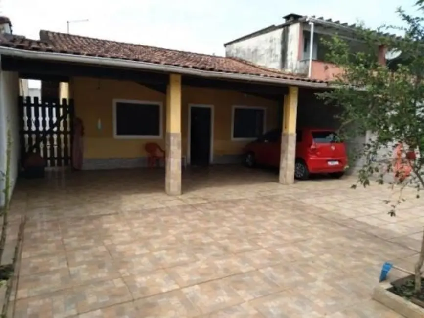 Foto 1 de Casa com 2 quartos à venda, 69m2 em Itanhaem - SP