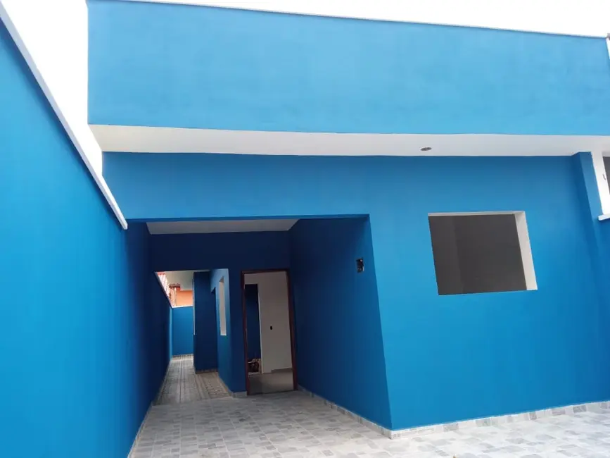 Foto 1 de Casa com 2 quartos à venda, 90m2 em Peruibe - SP