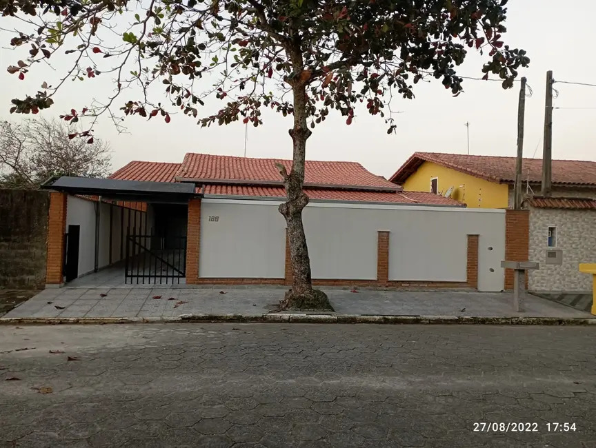 Foto 1 de Casa com 2 quartos à venda, 147m2 em Itanhaem - SP