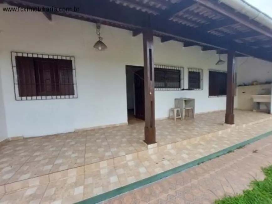 Foto 1 de Casa com 2 quartos à venda, 69m2 em Itanhaem - SP