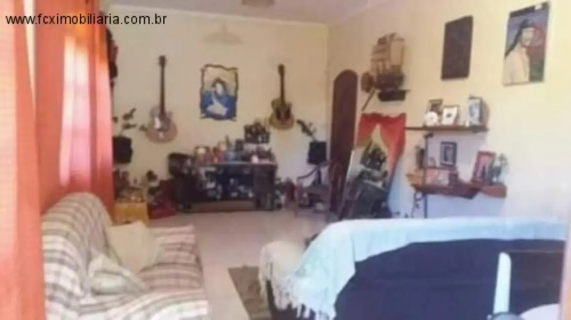 Casa com 3 quartos à venda, 93m2 em Itanhaem - SP - imagem 2 Foto 2 de Casa com 3 quartos à venda, 93m2 em Itanhaem - SP