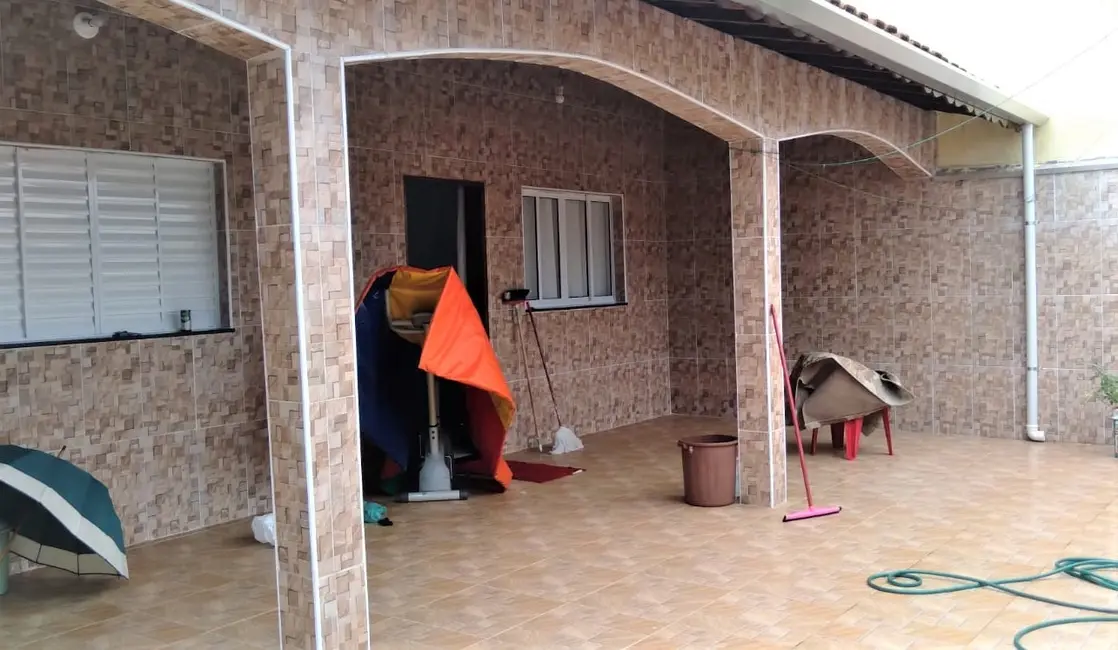 Foto 1 de Casa com 3 quartos à venda, 138m2 em Itanhaem - SP