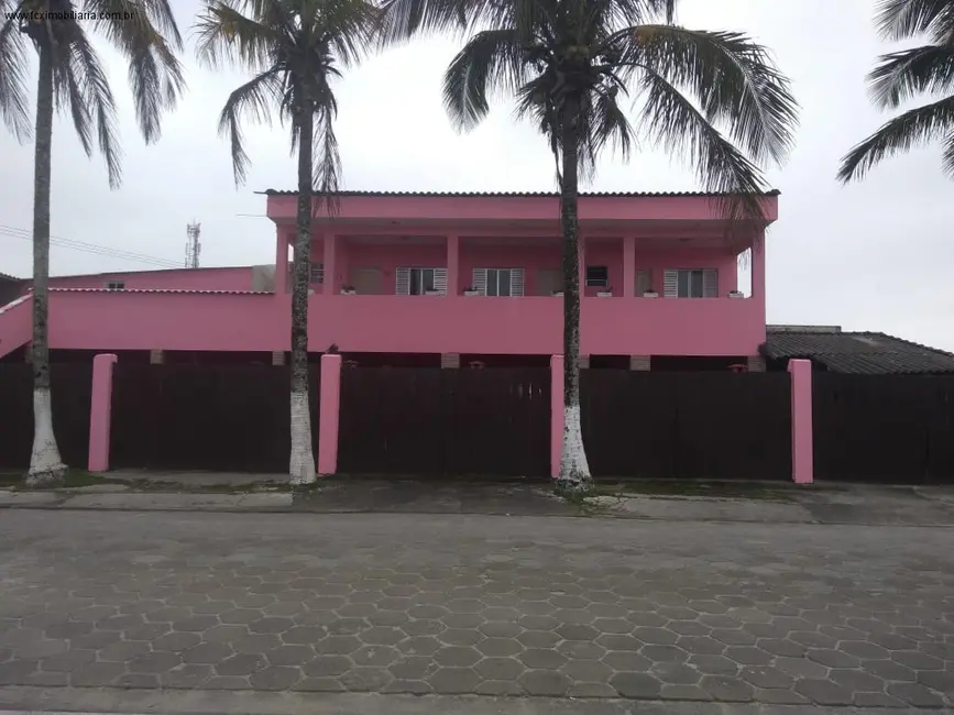 Foto 1 de Casa com 9 quartos à venda, 207m2 em Itanhaem - SP