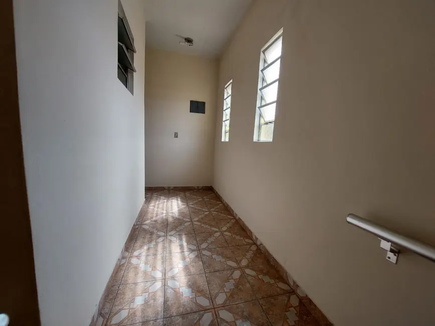 Sala Comercial com 3 quartos à venda, 322m2 em Itanhaem - SP - imagem 4 Foto 4 de Sala Comercial com 3 quartos à venda, 322m2 em Itanhaem - SP