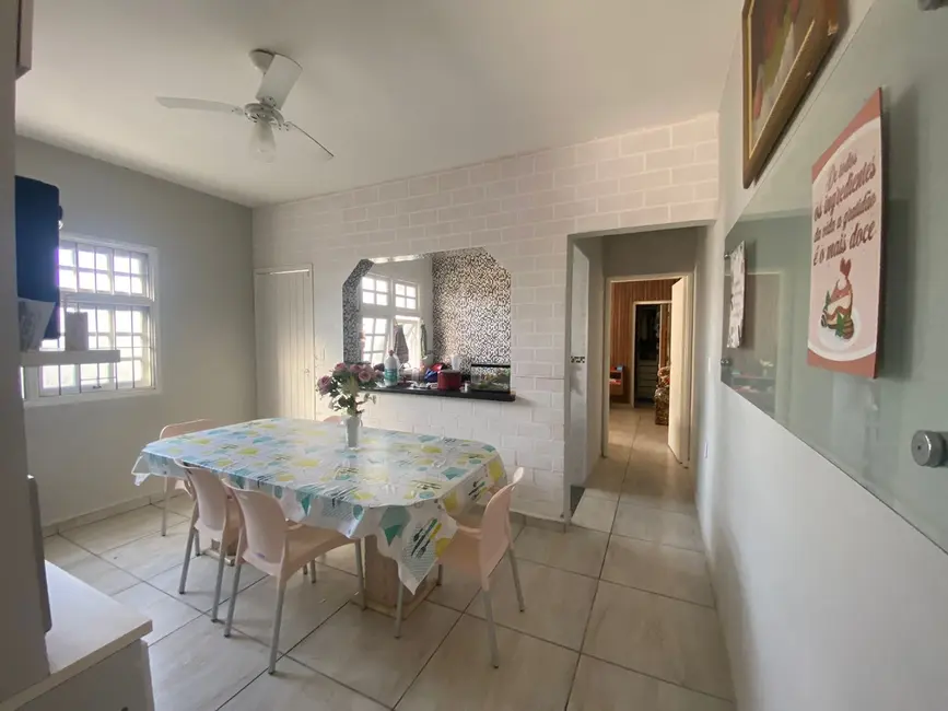 Casa com 2 quartos à venda, 120m2 em Itanhaem - SP - imagem 8 Foto 8 de Casa com 2 quartos à venda, 120m2 em Itanhaem - SP