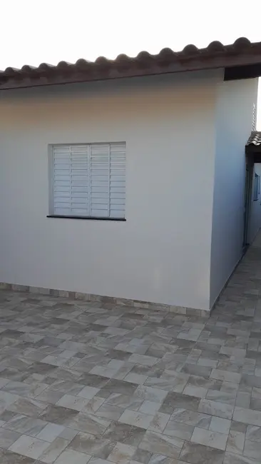 Foto 1 de Casa com 2 quartos à venda, 60m2 em Itanhaem - SP