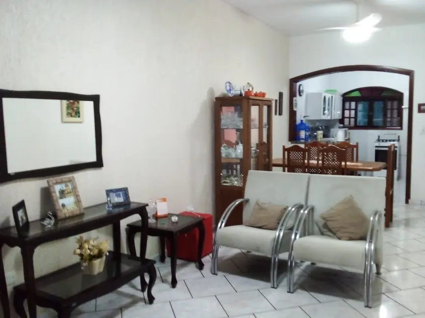 Foto 2 de Casa com 3 quartos à venda, 150m2 em Itanhaem - SP