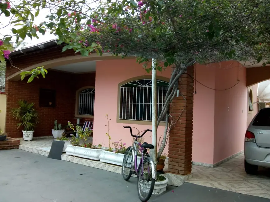 Foto 4 de Casa com 3 quartos à venda, 150m2 em Itanhaem - SP