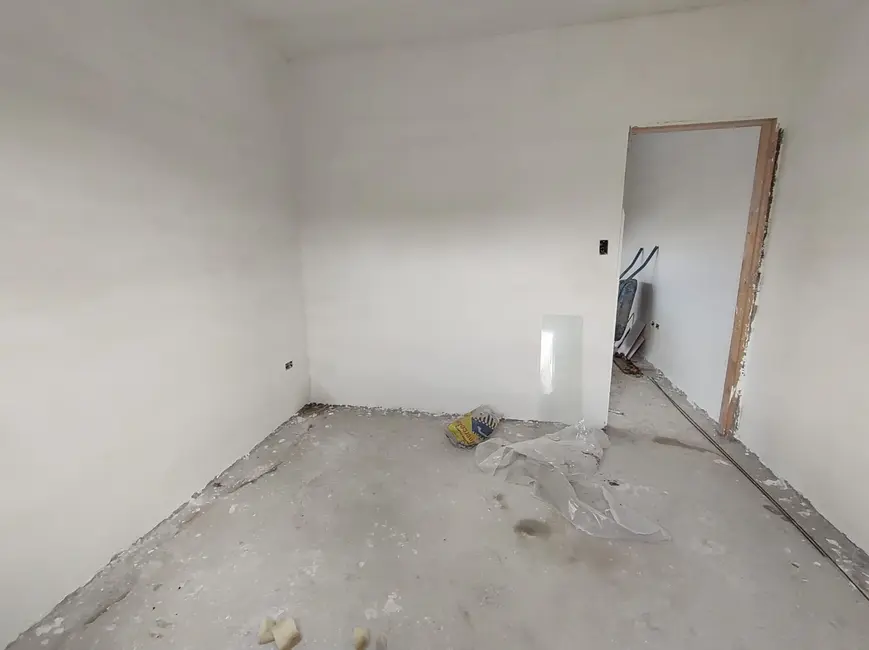 Foto 2 de Casa com 2 quartos à venda, 70m2 em Itanhaem - SP