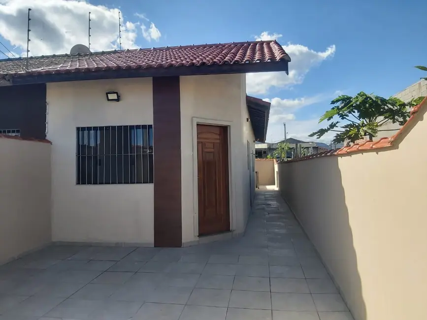 Foto 1 de Casa com 2 quartos à venda, 49m2 em Itanhaem - SP