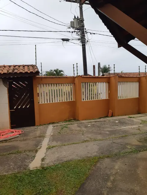 Foto 2 de Casa com 4 quartos à venda, 247m2 em Itanhaem - SP