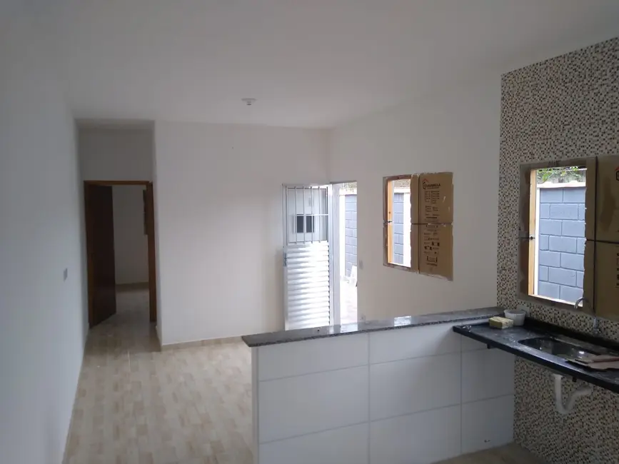 Foto 5 de Casa com 2 quartos à venda, 67m2 em Itanhaem - SP