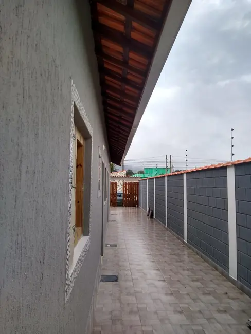 Foto 6 de Casa com 2 quartos à venda, 67m2 em Itanhaem - SP